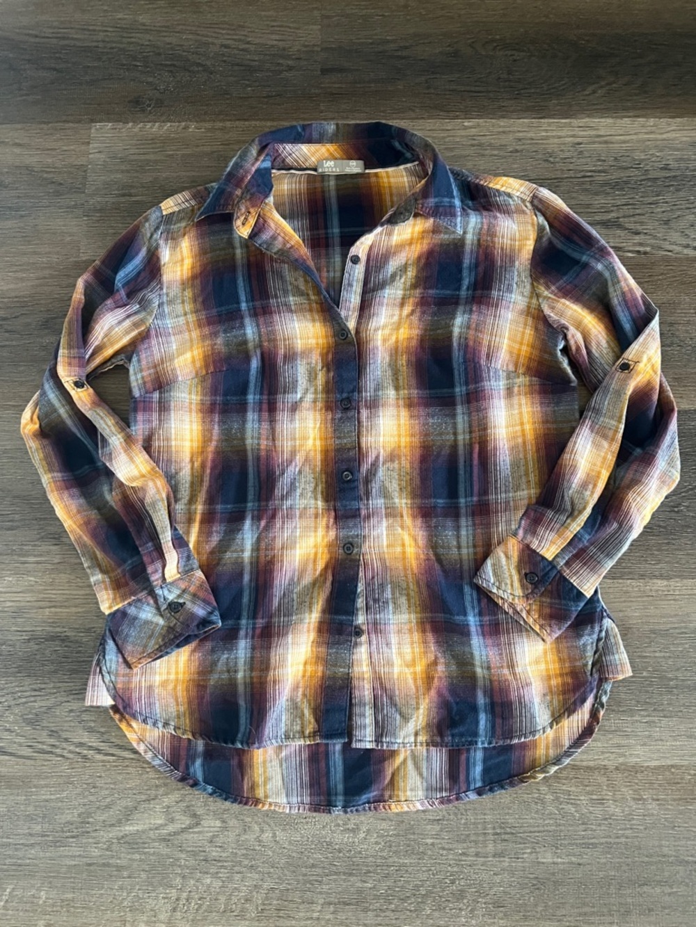 (12) Lee plaid button down top